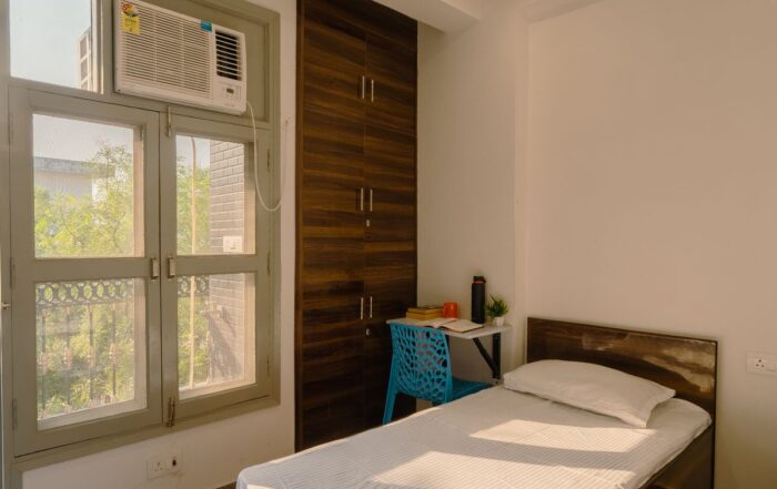 Uniliv Teak Girls PG in Vasant Vihar Delhi - Image 2