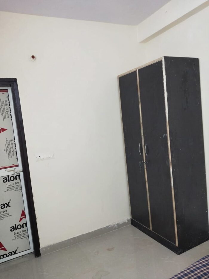 Spot 88105 Vibrant Eagle PG for boys in Mayur Vihar Phase 1 - Image 5