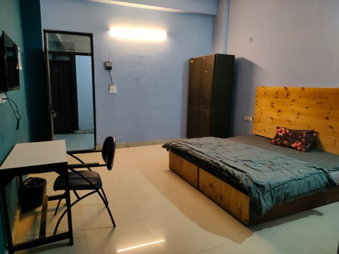 Spot on Gokul pg Unisex pg in Sector 63 Noida - Image 1