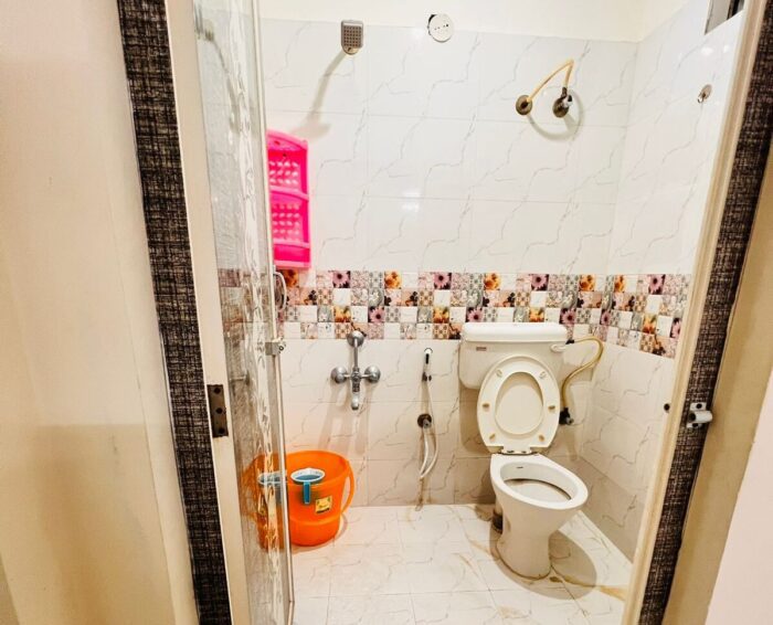 Madhavi homes for ladies PG in Adugodi Bangalore - Image 10