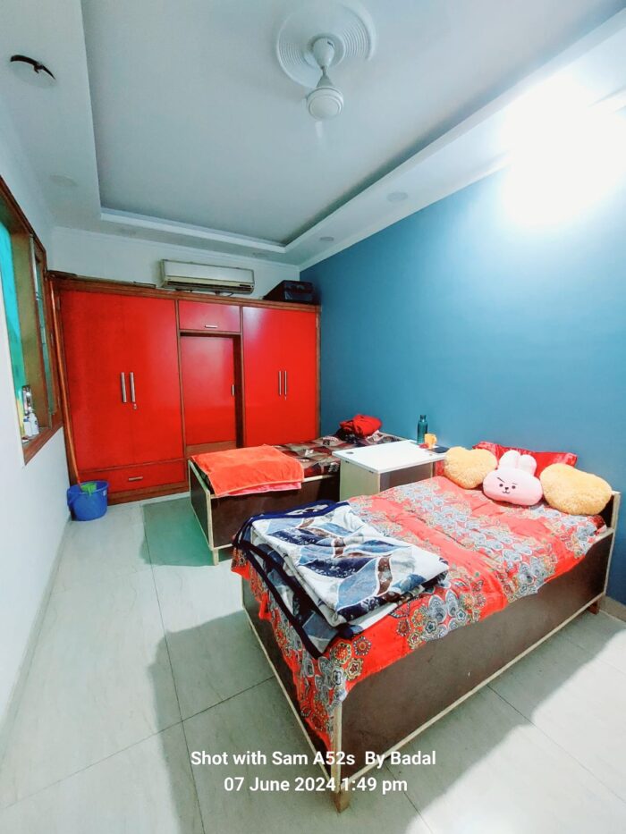 Living point pg hostel in sector 61 noida - Image 1