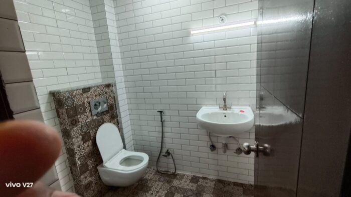 Spot on Gokul pg Unisex pg in Sector 73 Noida - Image 3