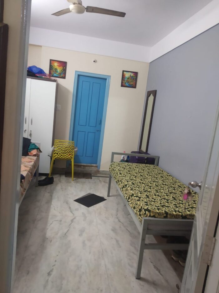 Rentorio Radha Krishna Hostel in Cottonpete Bengaluru - Image 2