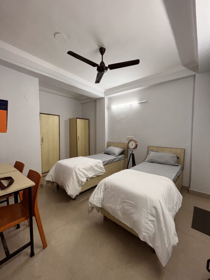 Conest Boys PG in Satya Niketan Delhi - Image 3