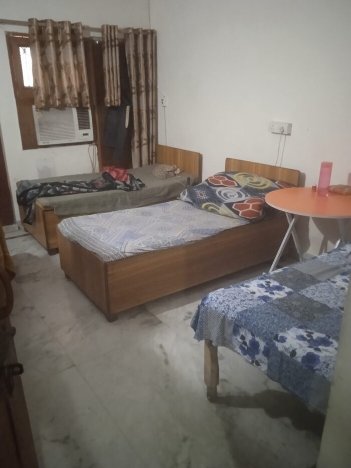 Mint Boy's PG in Sarita Vihar New Delhi - Image 6